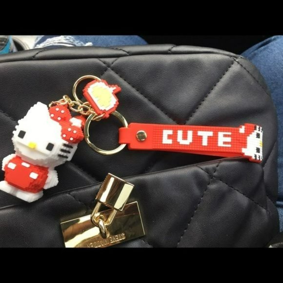 Keychain Hello Kitty red white  new 3 D - Picture 13 of 13
